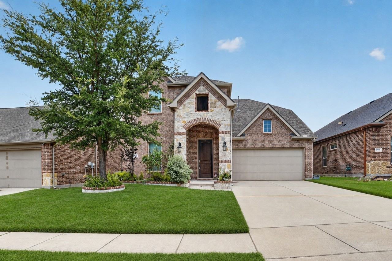 10712 Troutt Dr - Photo 2 of 31