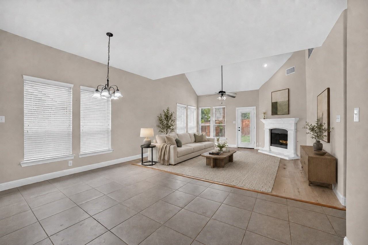 10712 Troutt Dr - Photo 3 of 31