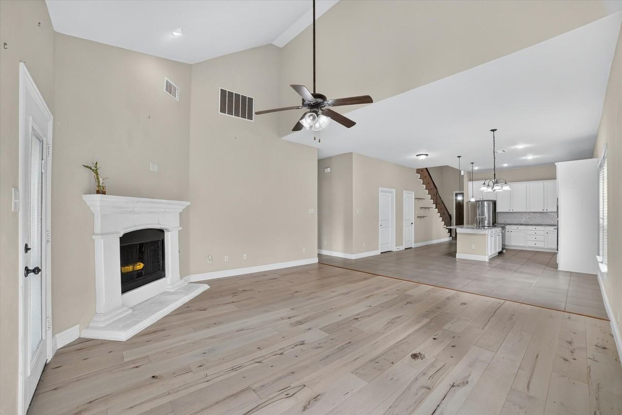 10712 Troutt Dr - Photo 5 of 31