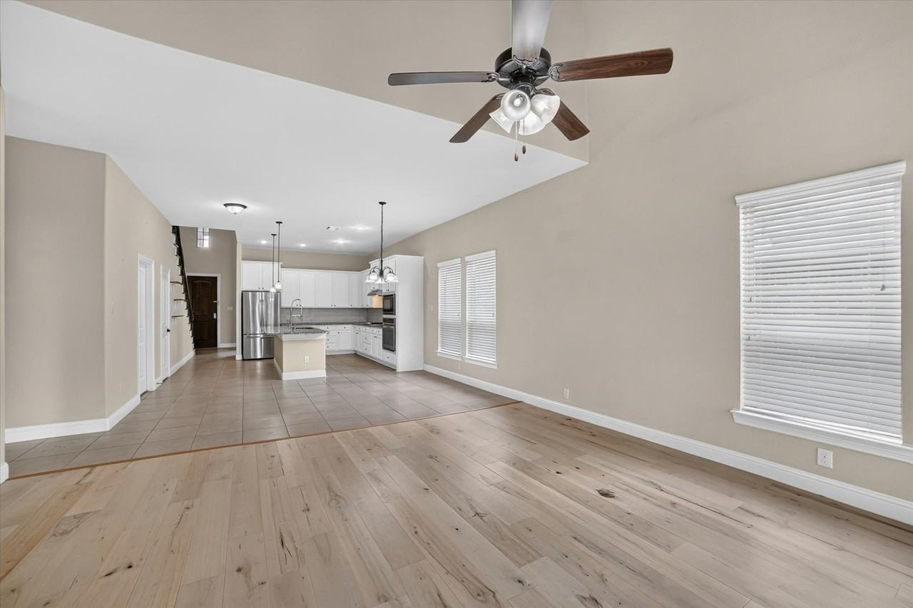 10712 Troutt Dr - Photo 6 of 31