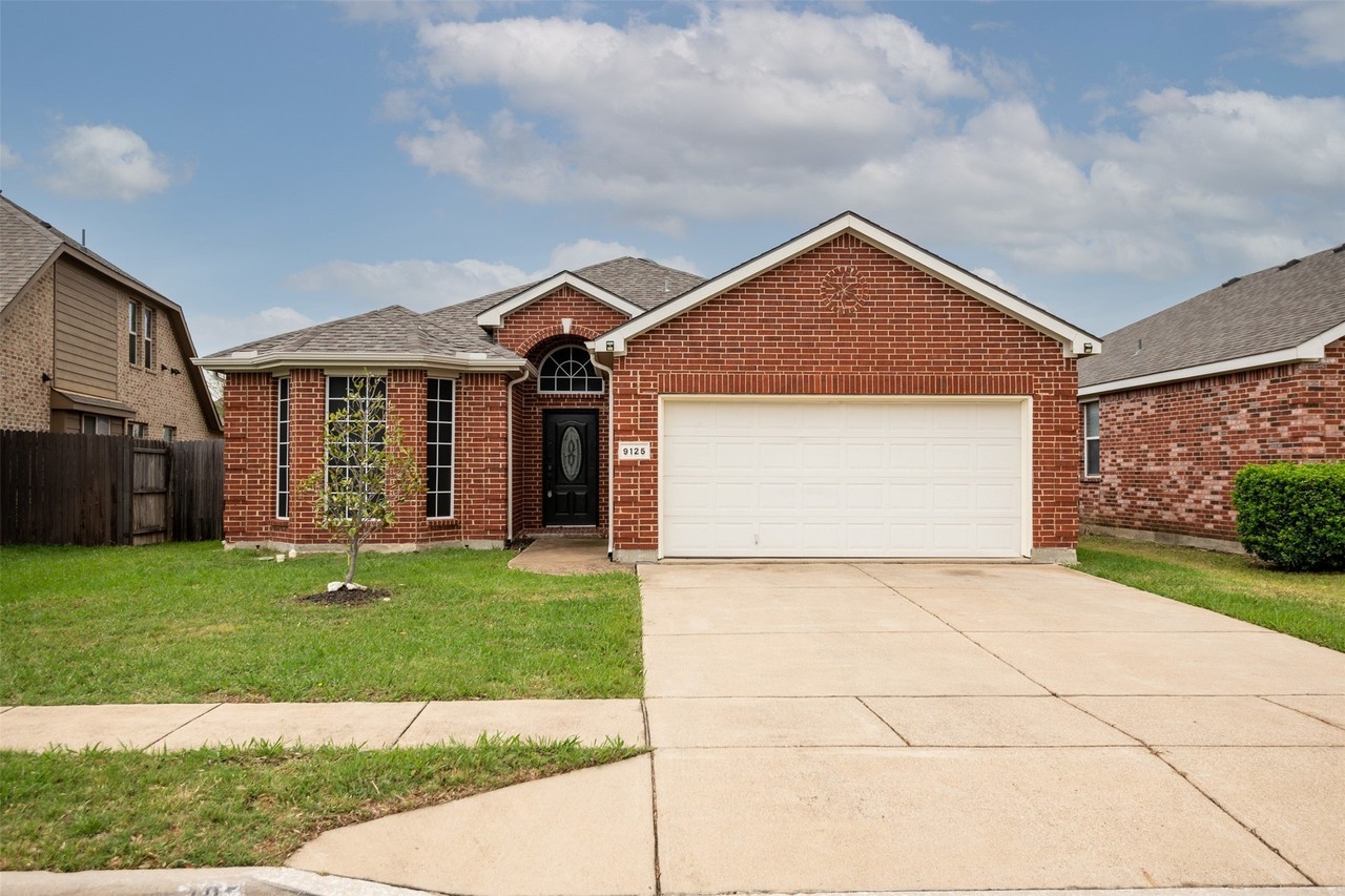 9125 Vineyard Ln - Photo 2 of 24