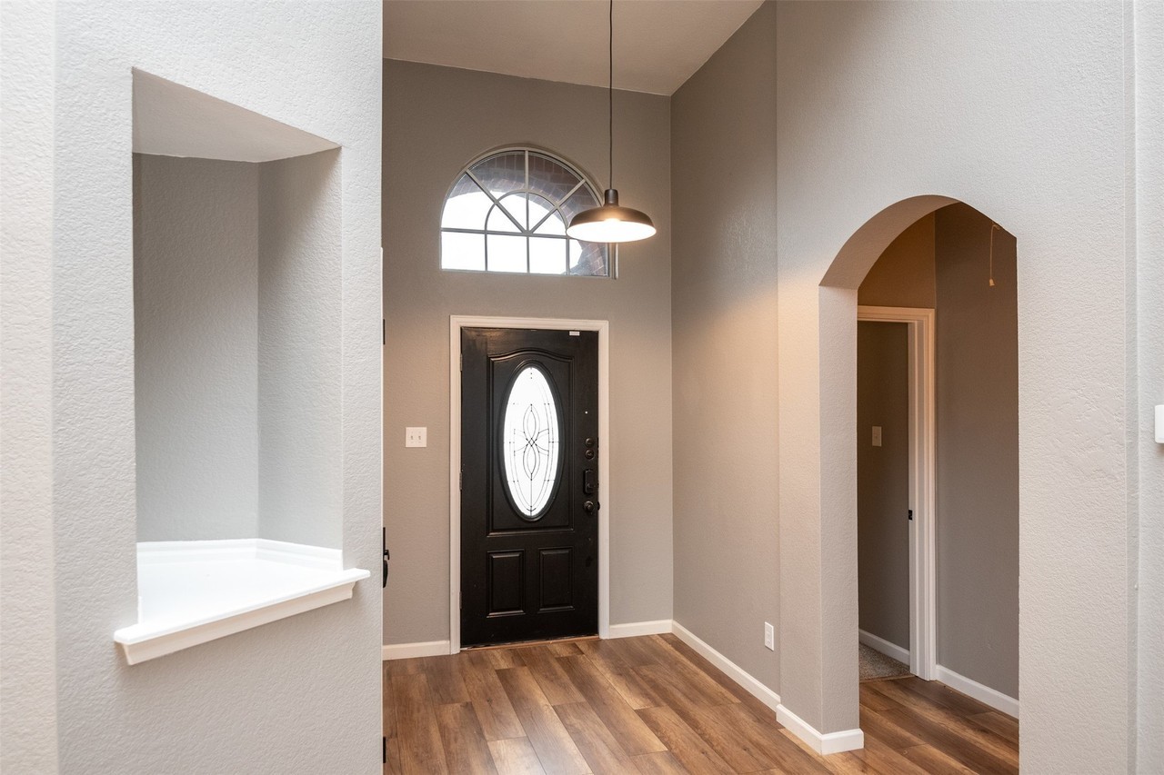 9125 Vineyard Ln - Photo 5 of 24