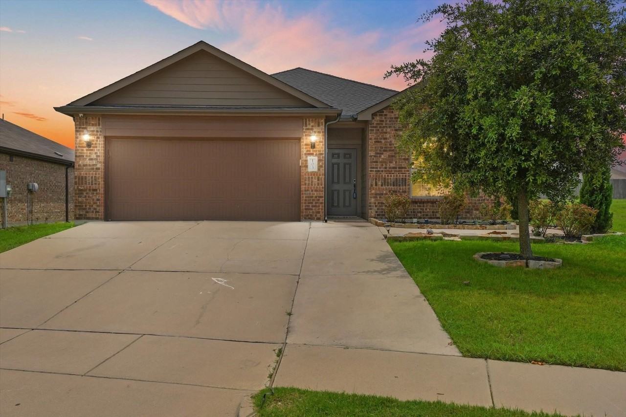 103 Alamo Way - Photo 2 of 35