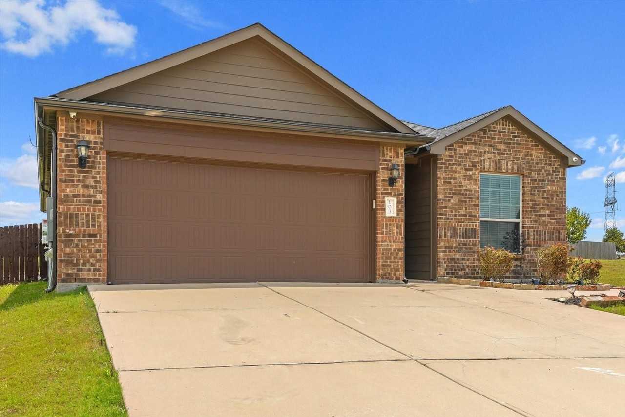 103 Alamo Way - Photo 4 of 35
