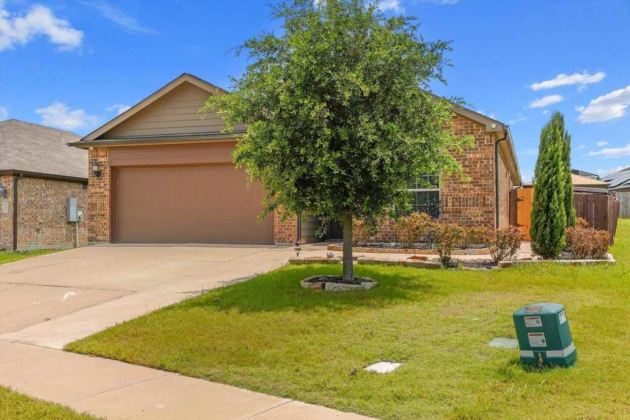 103 Alamo Way - Photo 5 of 35