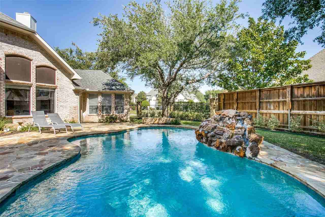 801 Shorecrest Dr - Photo 3 of 36