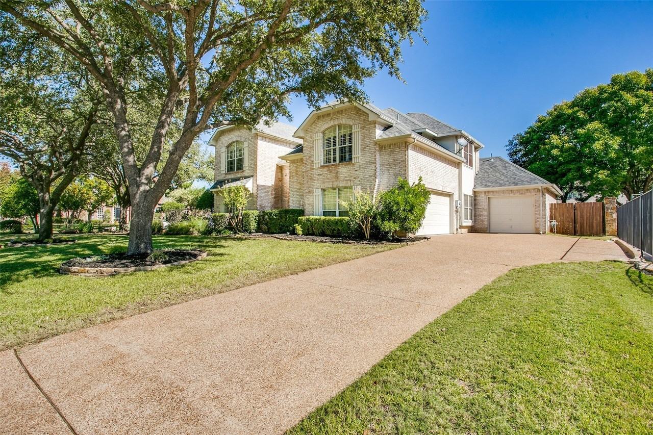 801 Shorecrest Dr - Photo 4 of 36