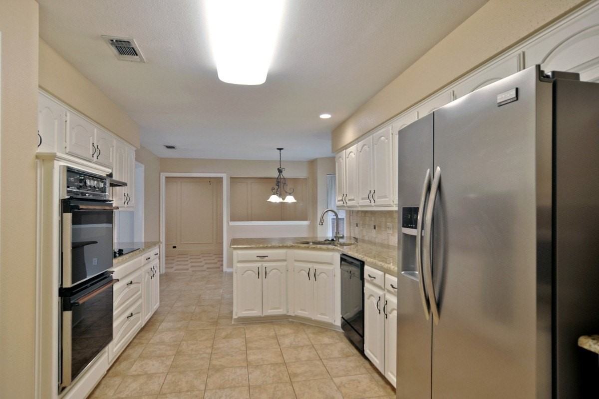 3700 Murphy Dr - Photo 3 of 13
