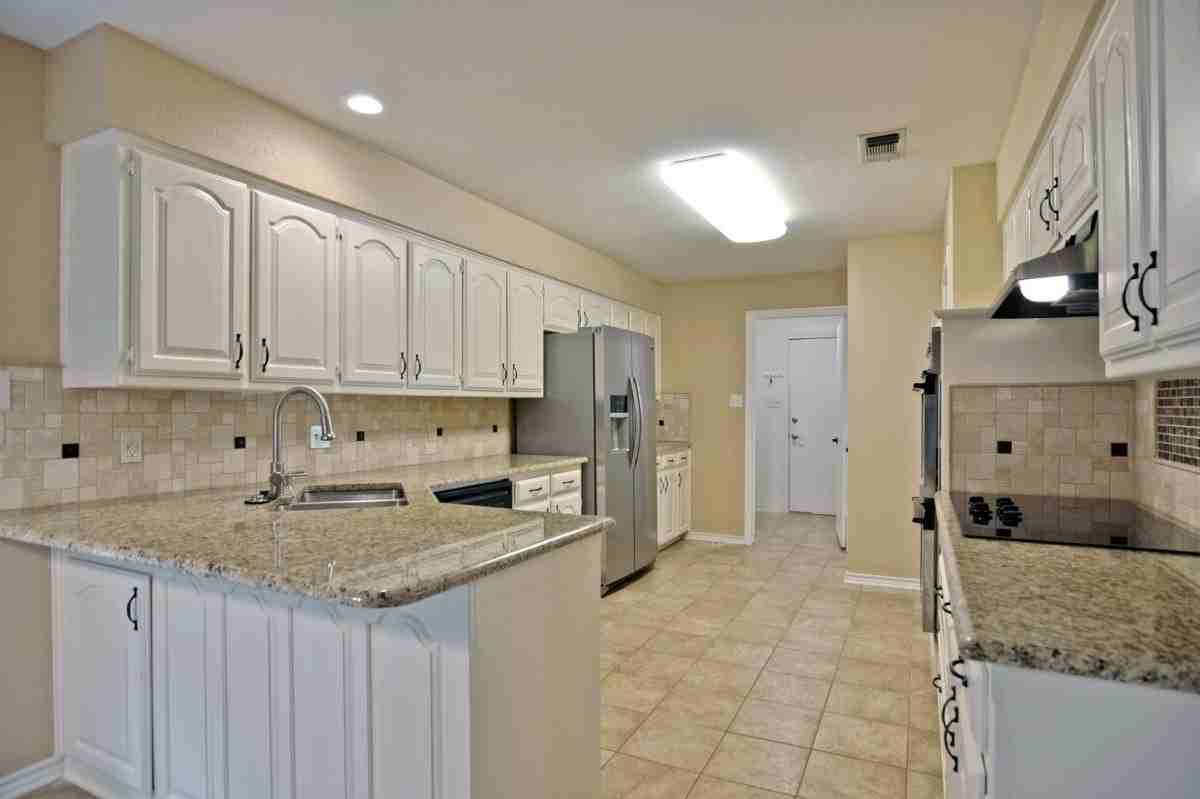3700 Murphy Dr - Photo 4 of 13