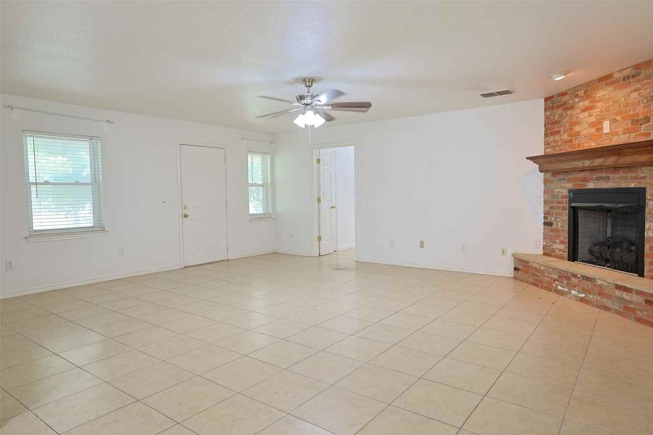 2550 W Lucas Rd - Photo 6 of 25