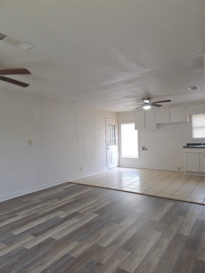 432 Nw Lorna St - Photo 6 of 11