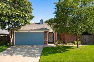 featured image of 1425 Thistlewood Ln