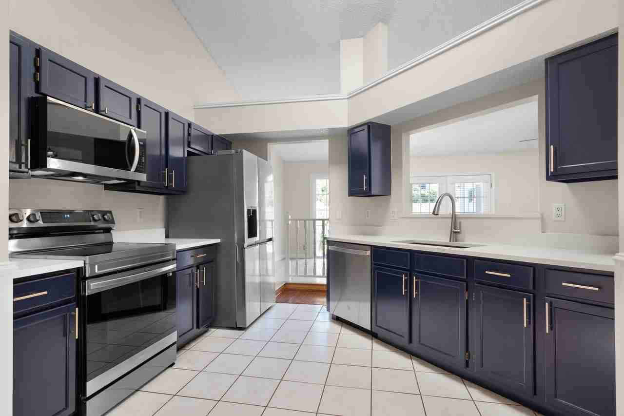 1425 Thistlewood Ln - Photo 7 of 28