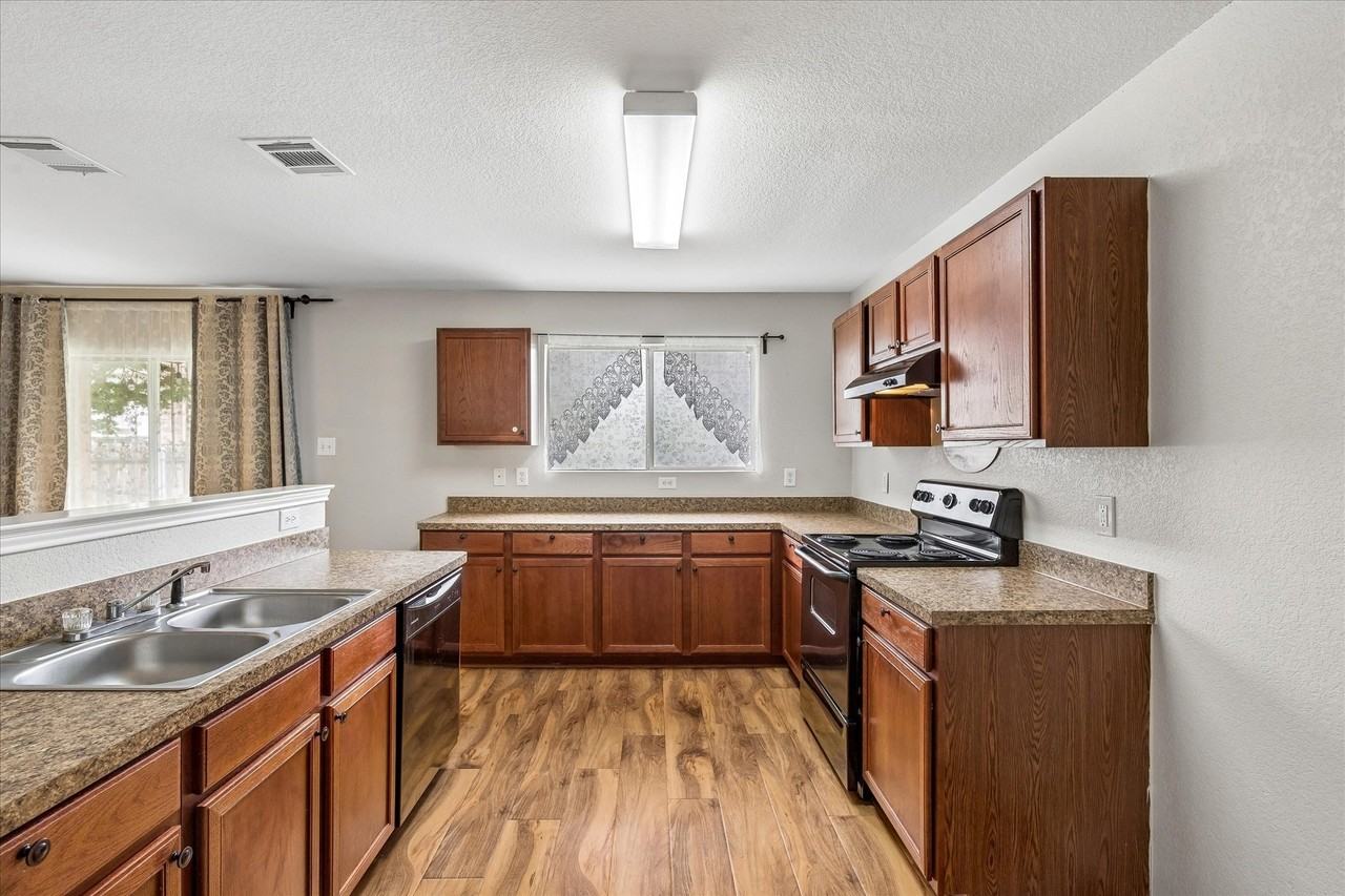 5720 Mountain Stream Trl - Photo 6 of 16