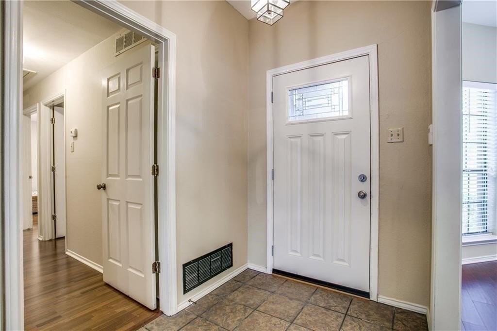 249 Simmons Dr - Photo 6 of 30