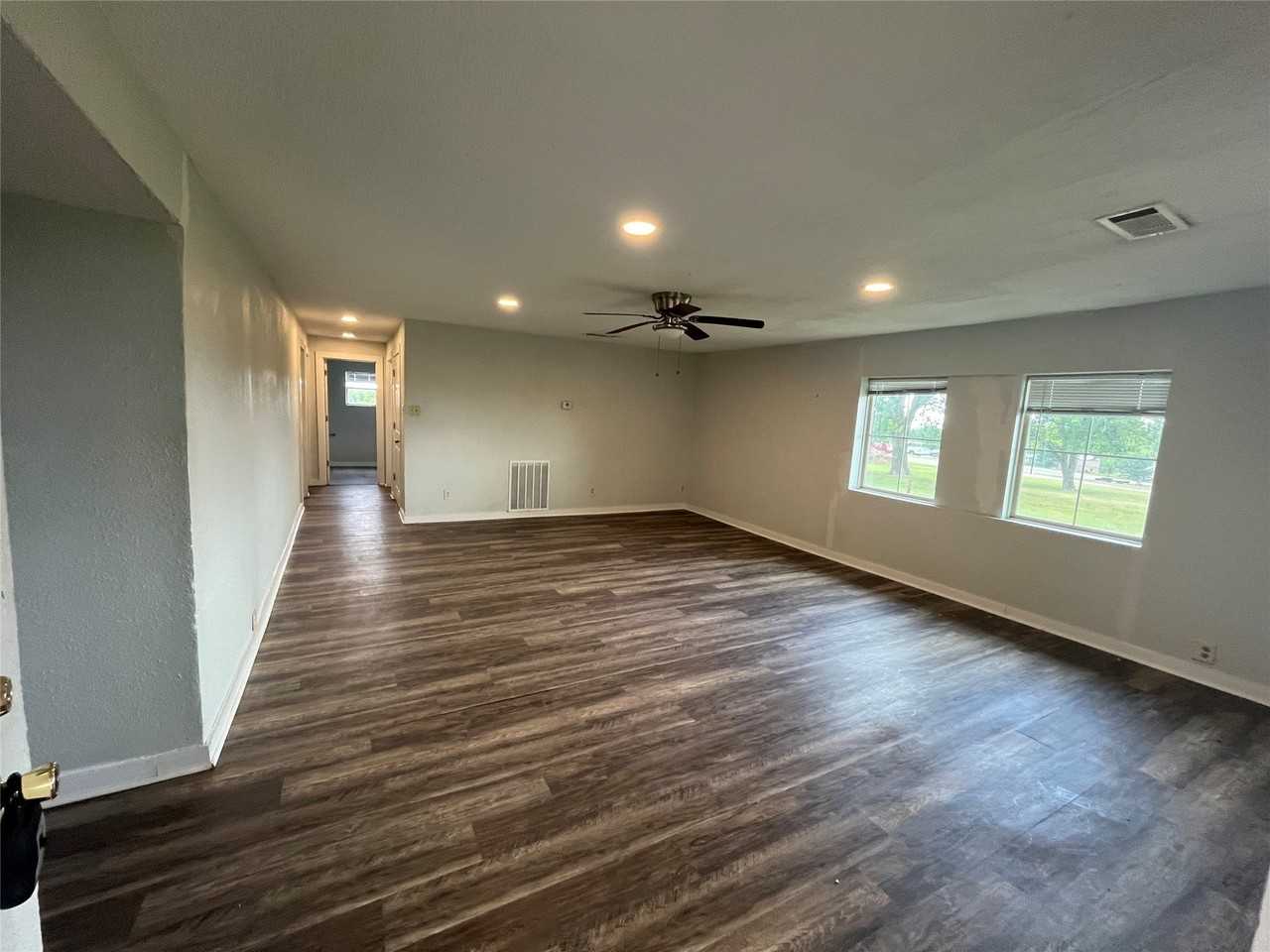824 Nob Hill Rd - Photo 3 of 13
