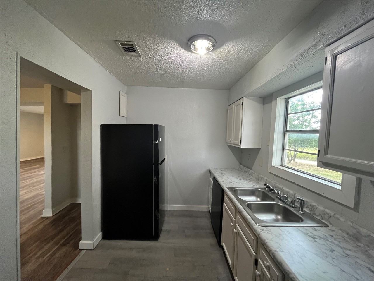 824 Nob Hill Rd - Photo 7 of 13