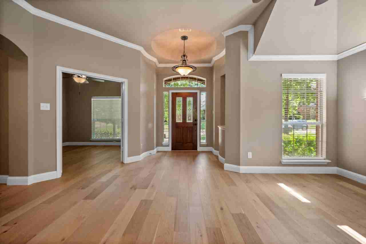 4617 Kingsway Ln - Photo 5 of 32