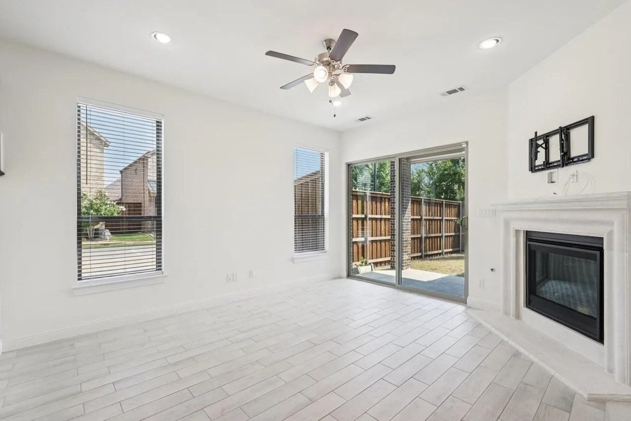 4432 Villa Dr - Photo 4 of 28