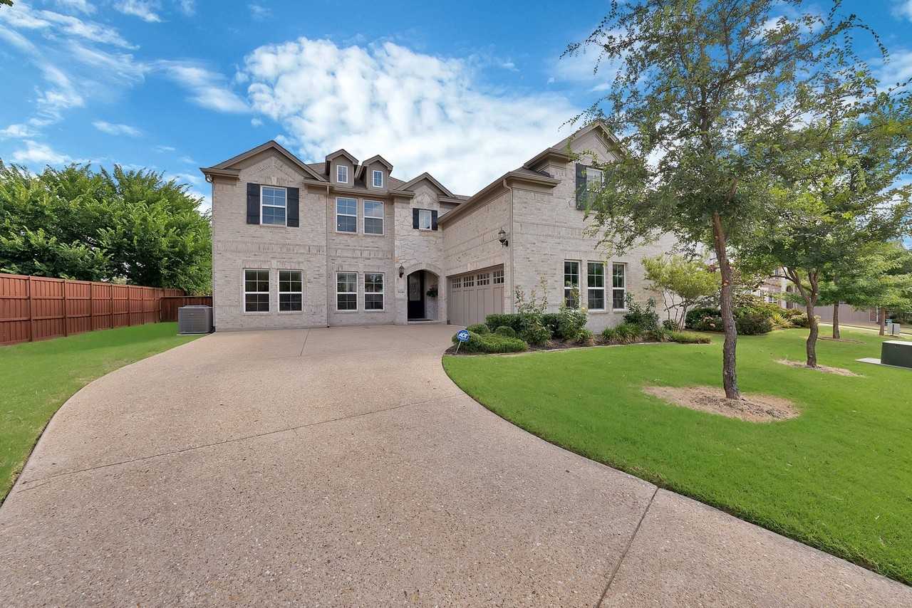 1616 Colonnade Ct - Photo 3 of 40