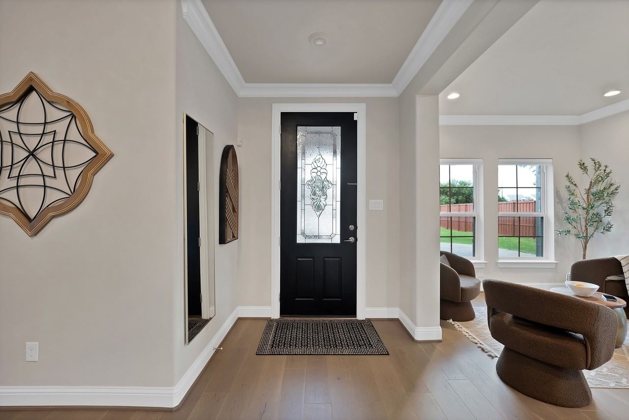 1616 Colonnade Ct - Photo 4 of 40