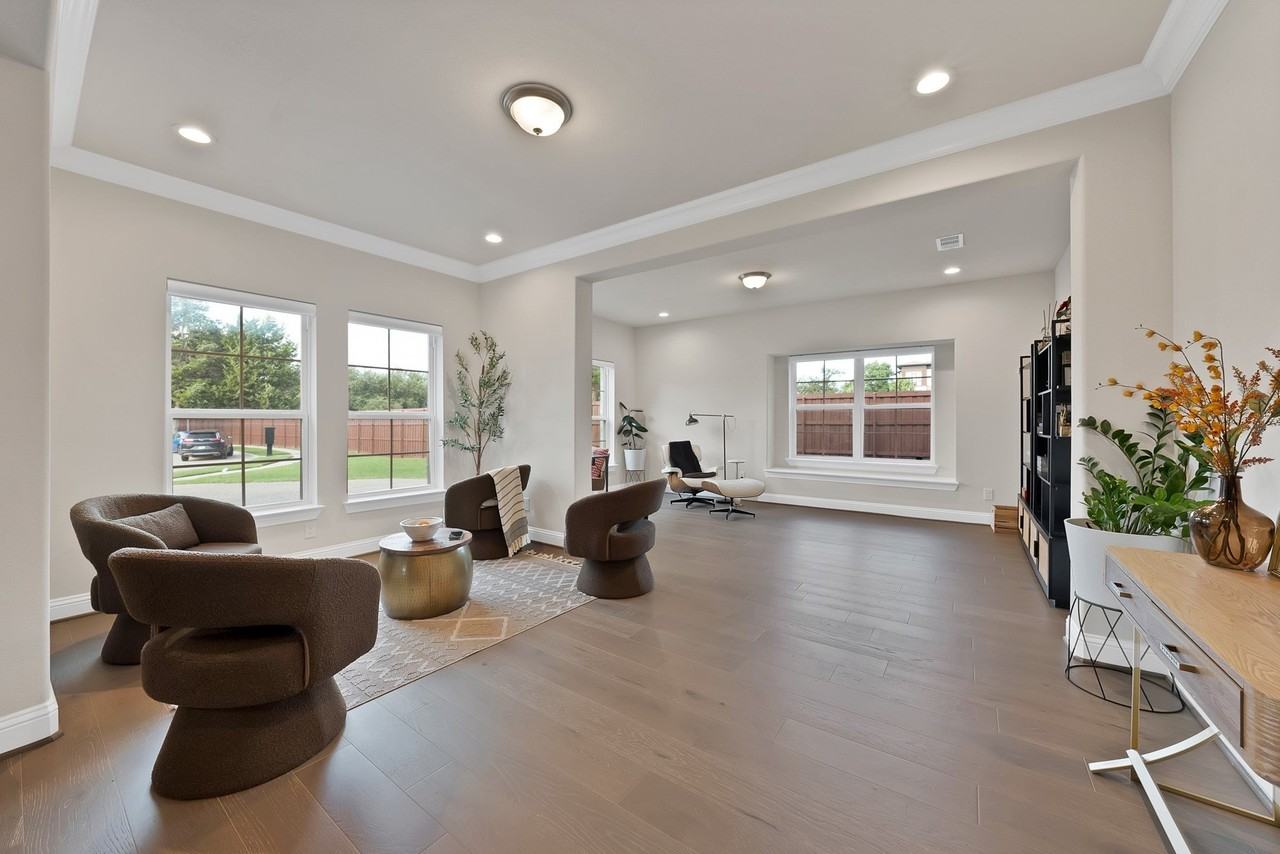 1616 Colonnade Ct - Photo 6 of 40