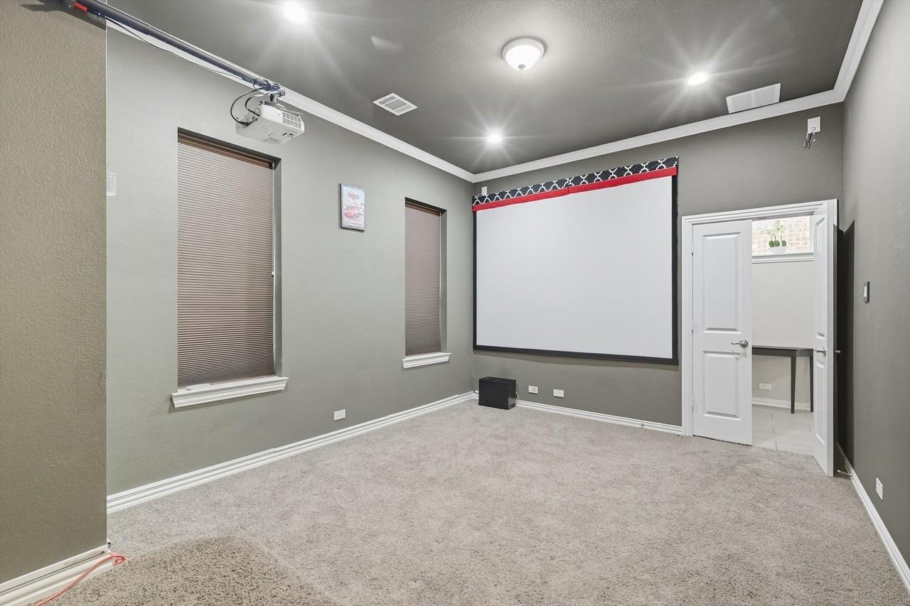 6665 Escena Blvd - Photo 5 of 32