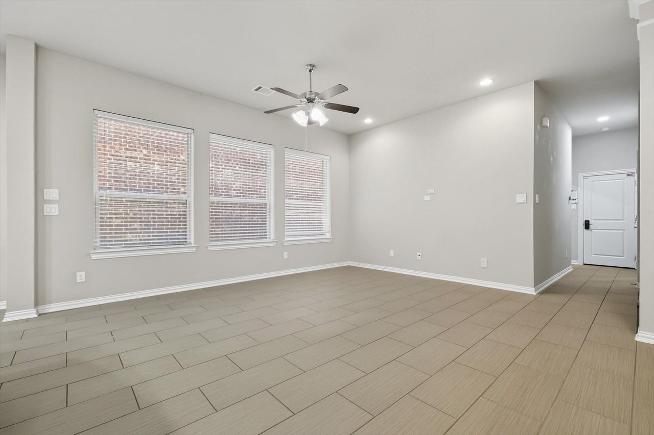 6665 Escena Blvd - Photo 7 of 32