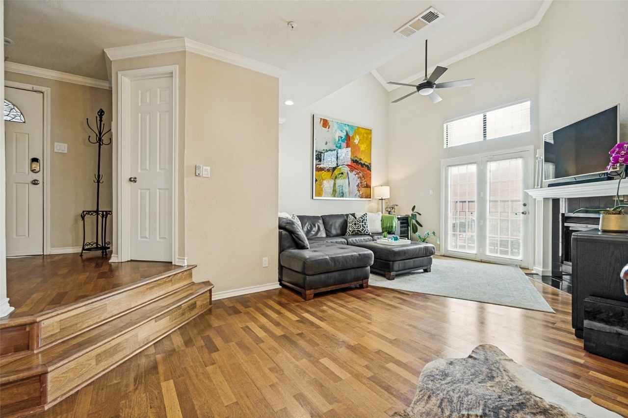 6004 Auburndale Ave #E - Photo 4 of 16