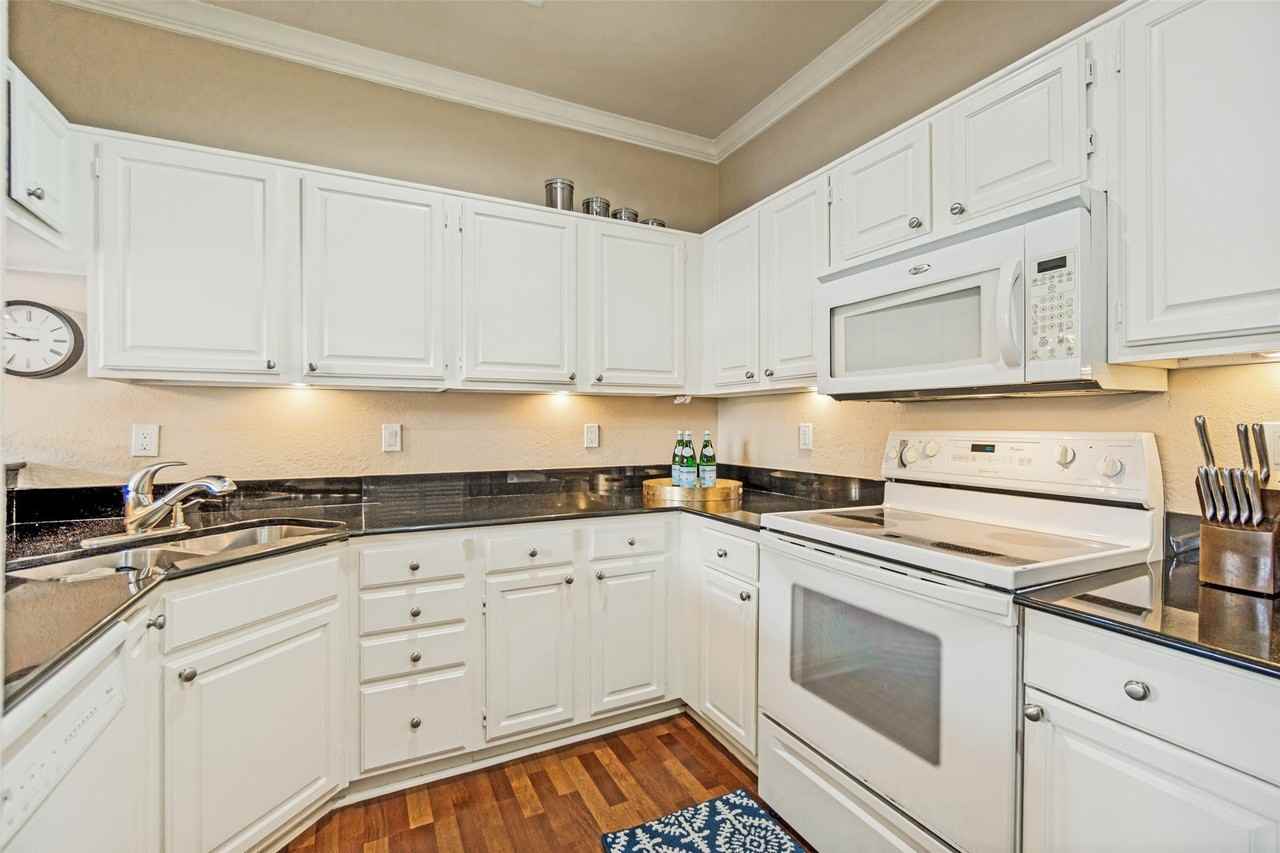 6004 Auburndale Ave #E - Photo 6 of 16