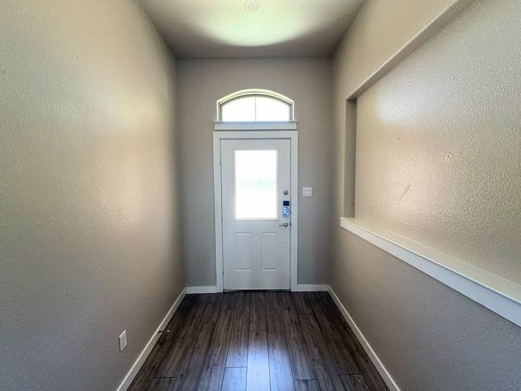 2508 Shakopee St - Photo 2 of 25