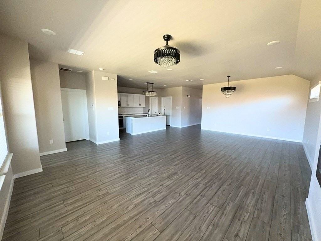 2508 Shakopee St - Photo 5 of 25