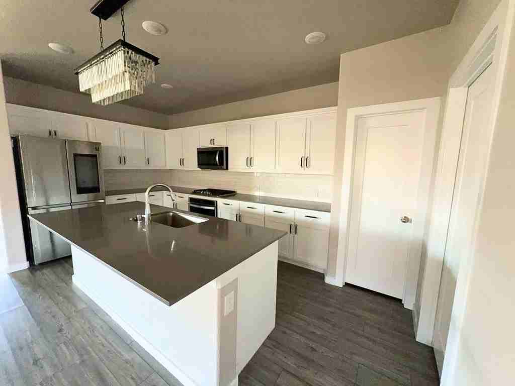 2508 Shakopee St - Photo 6 of 25