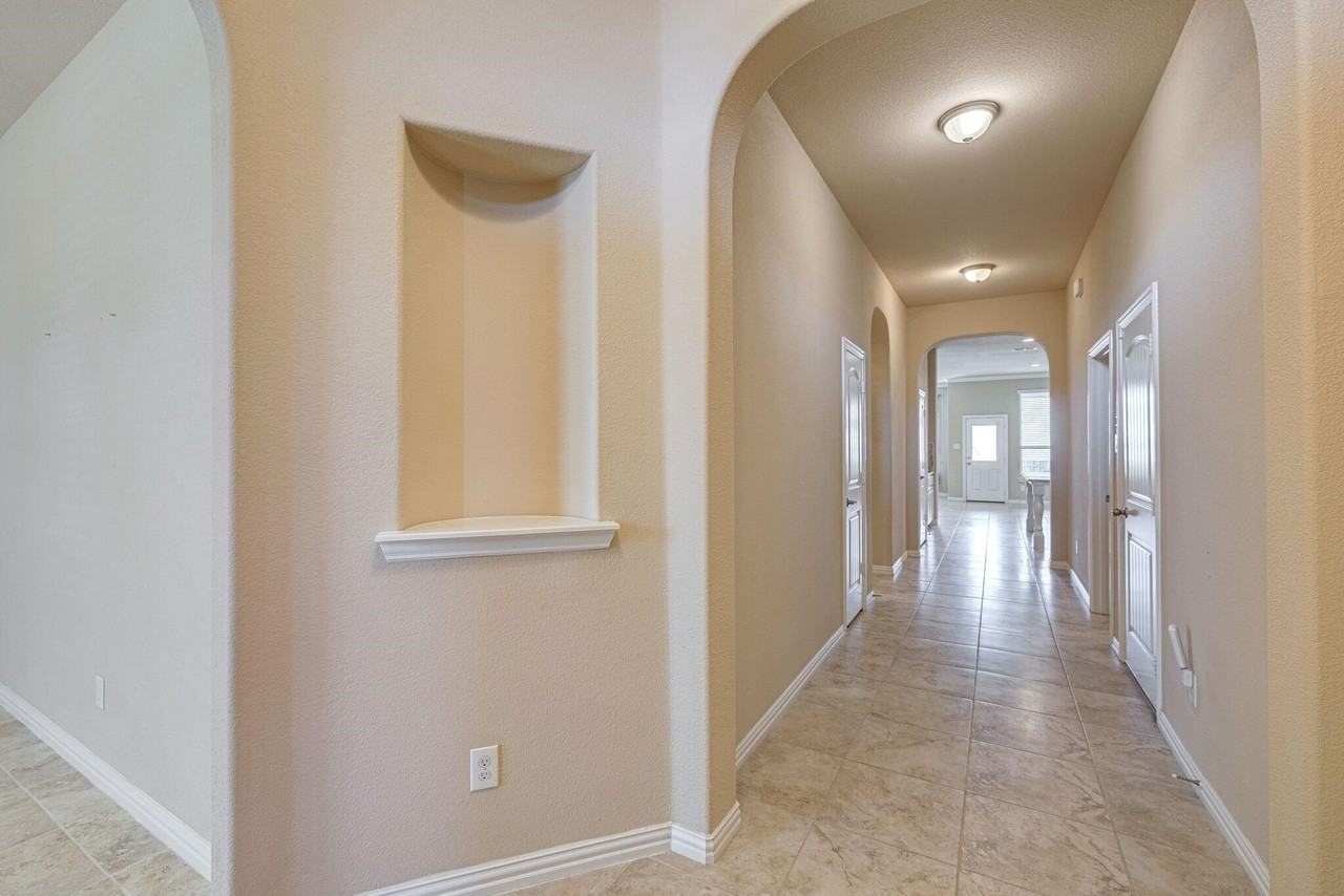 10013 Tule Lake Rd - Photo 4 of 36