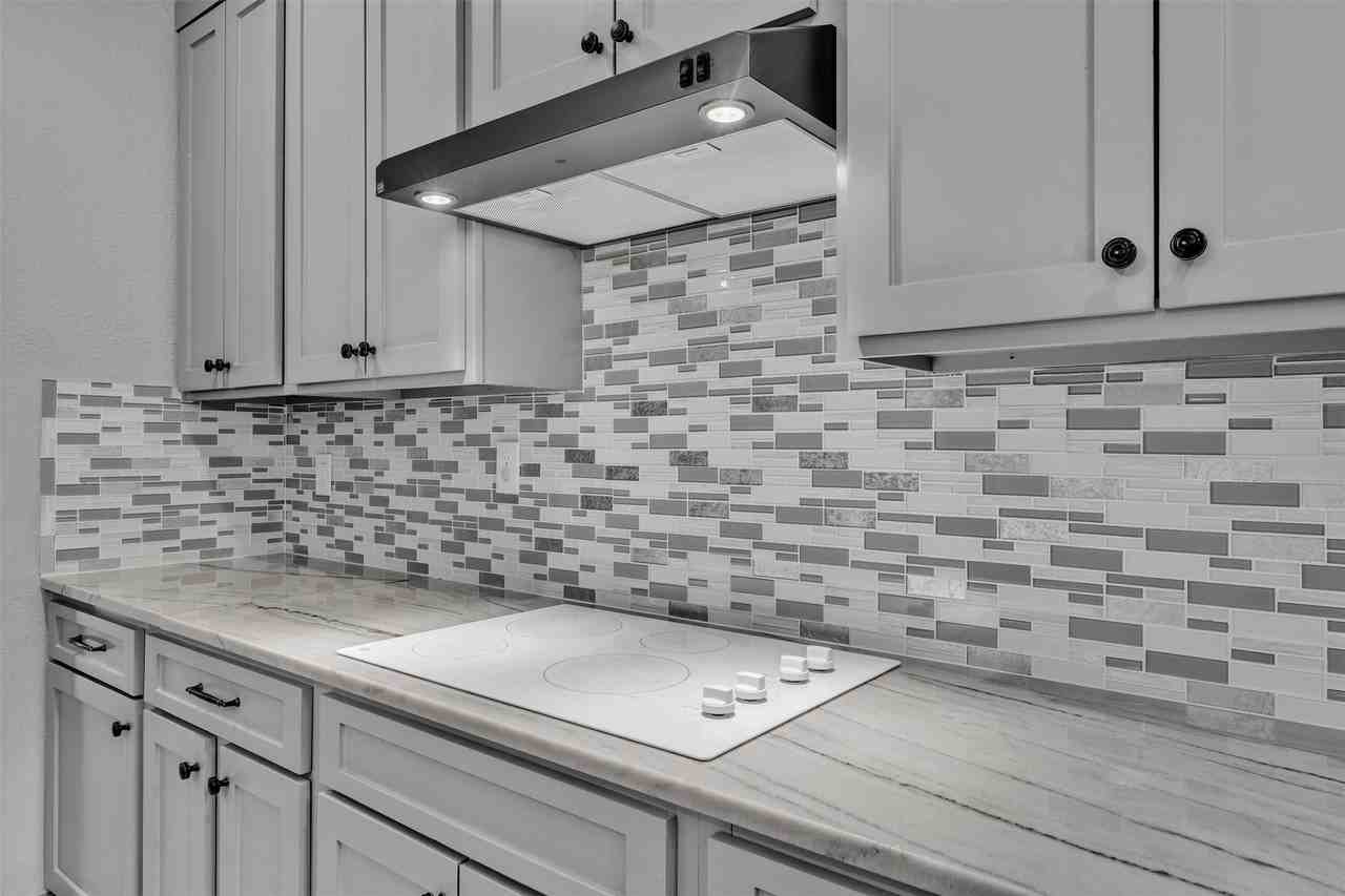 2417 Bonham Trl - Photo 7 of 40