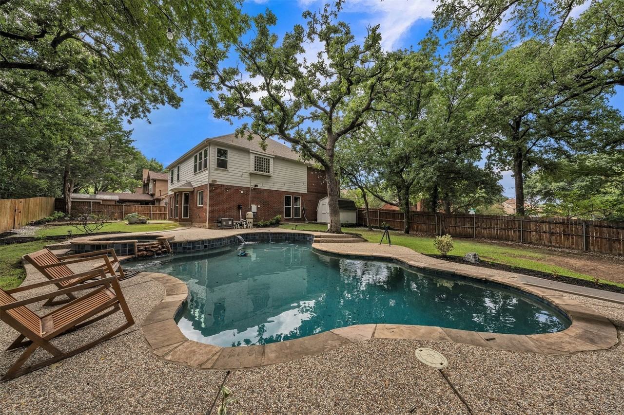 2417 Bonham Trl - Photo 2 of 40