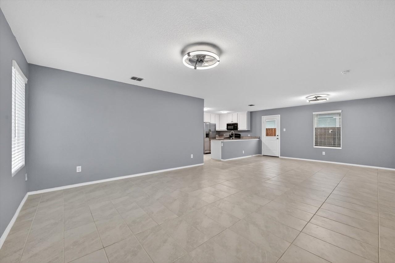 3328 Turkey Trot Ct - Photo 2 of 8