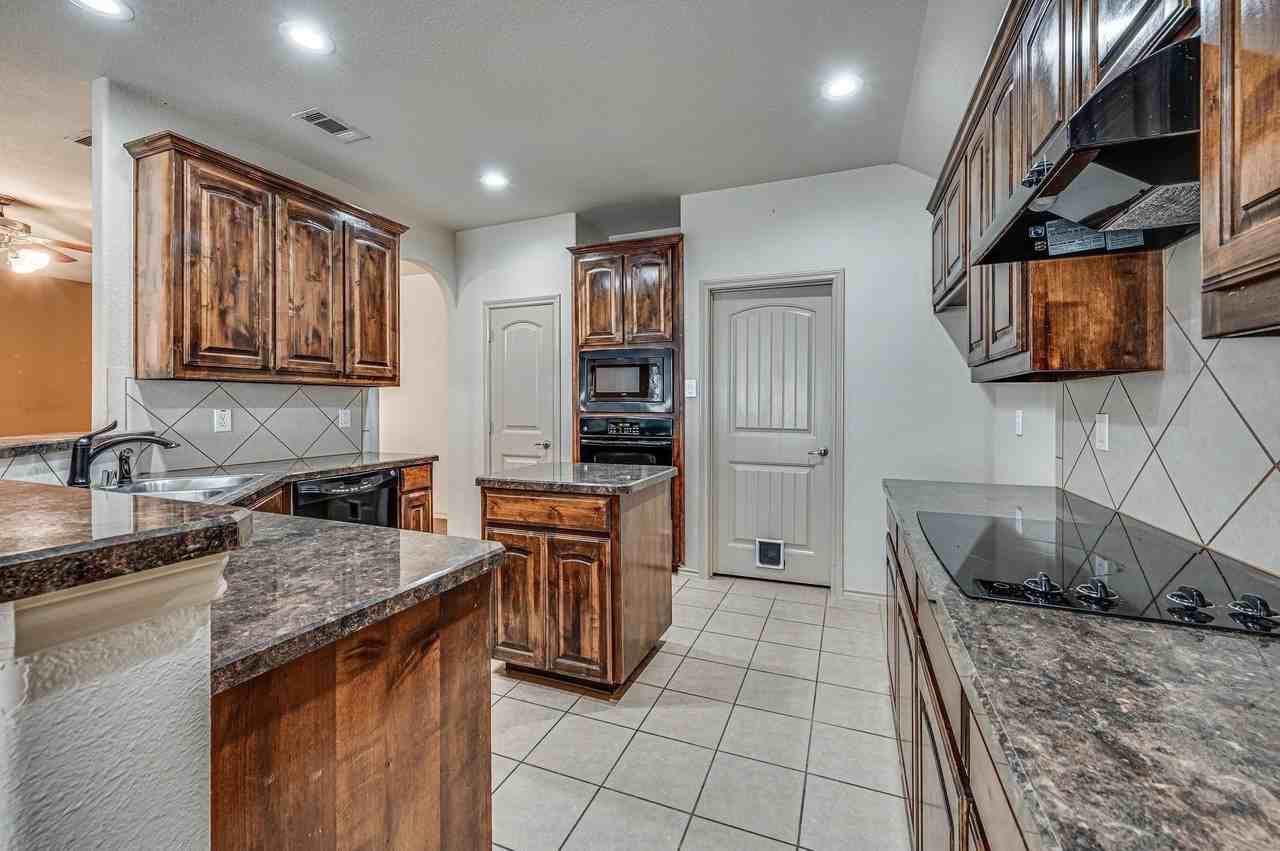 1114 Walter Stephenson Rd - Photo 4 of 16
