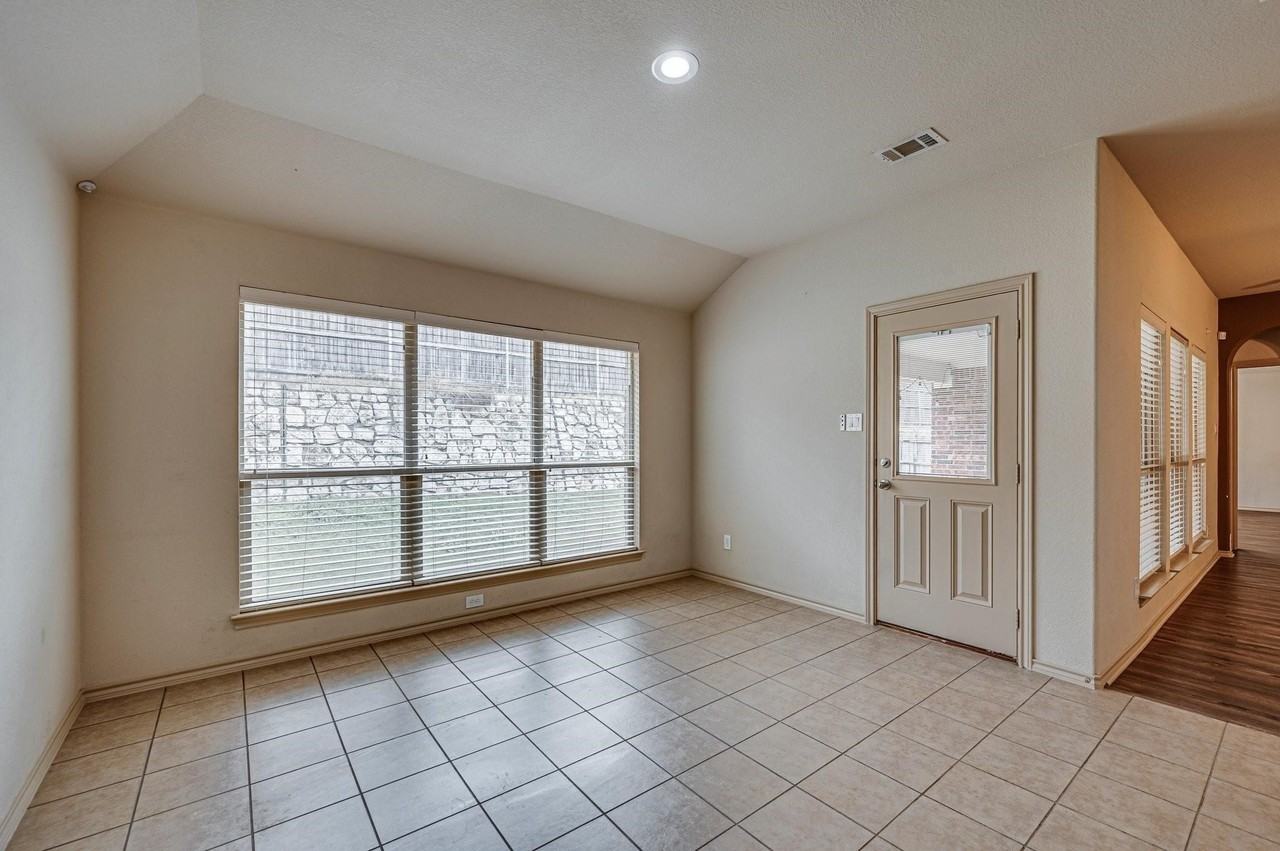 1114 Walter Stephenson Rd - Photo 6 of 16