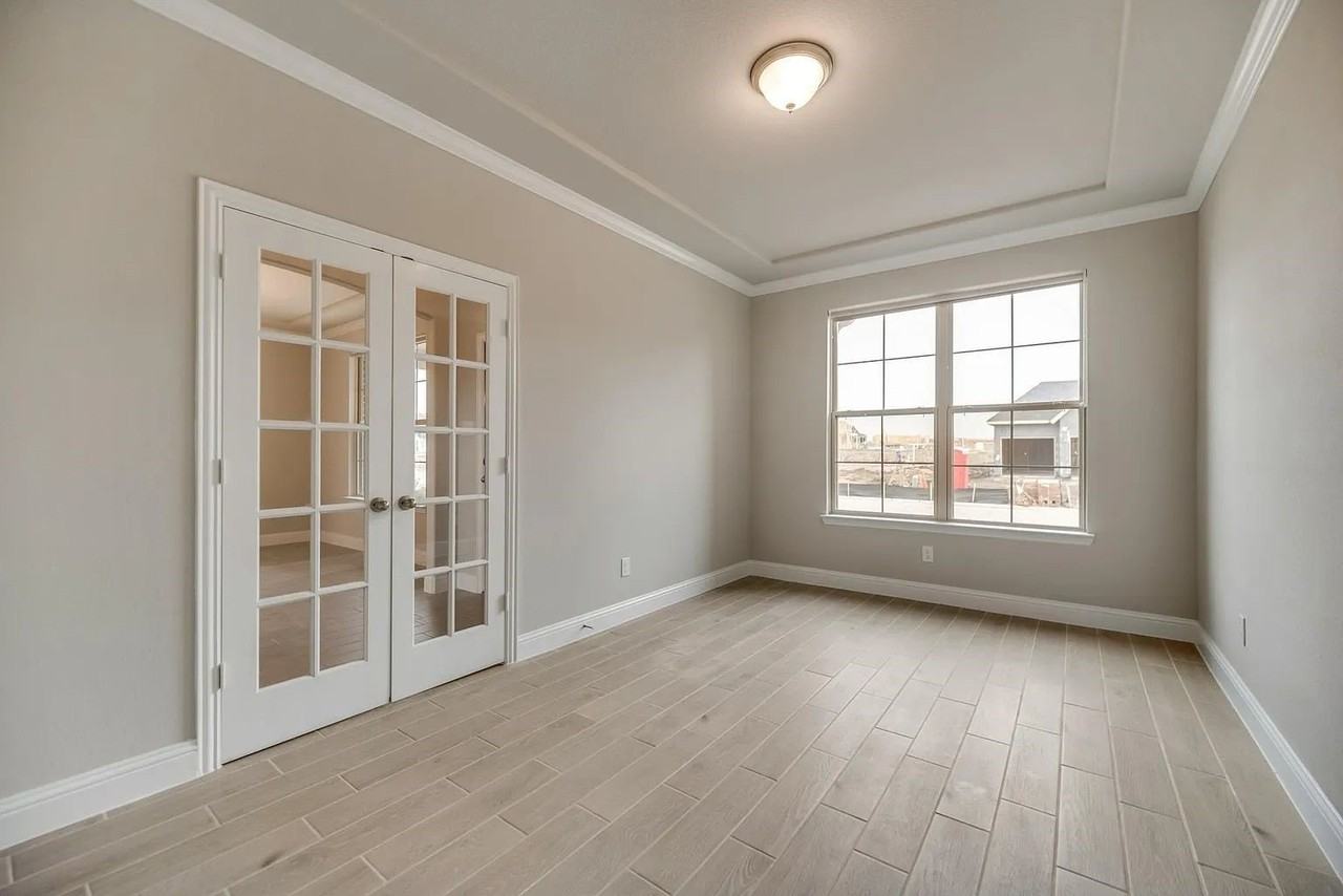 412 Winding Creek Ln - Photo 4 of 25