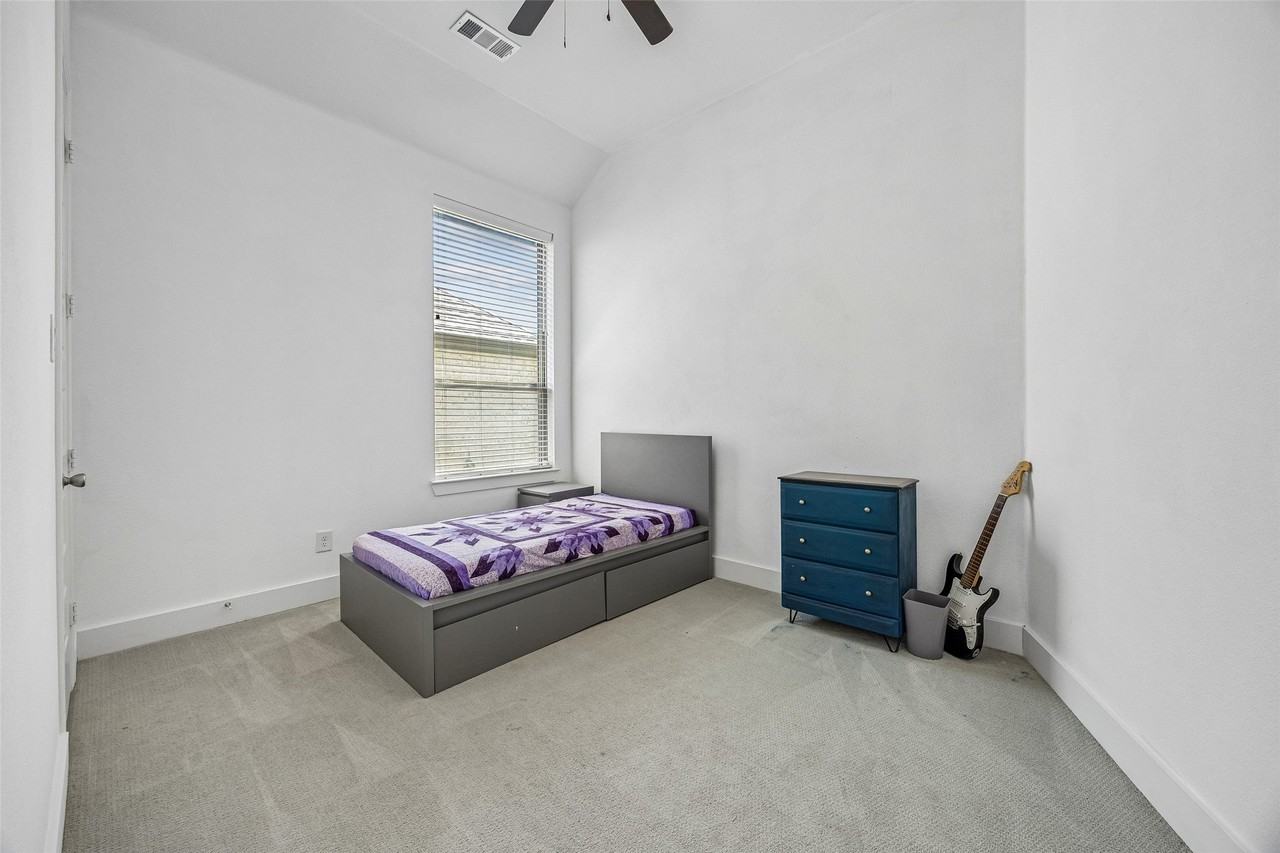 9421 Leisure Pace Ln - Photo 3 of 36