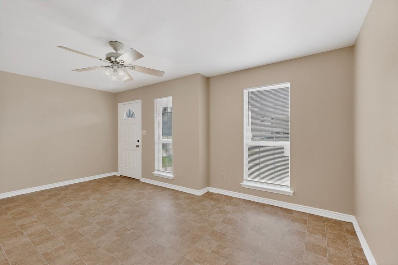 117 W Wilson Ave #117 - Photo 5 of 35
