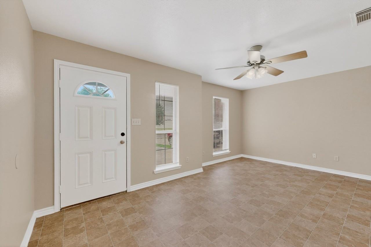 117 W Wilson Ave #117 - Photo 6 of 35