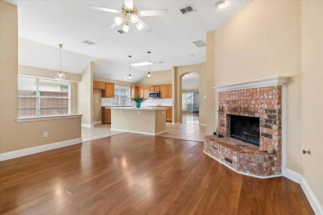 10610 Stone Falls Ln - Photo 5 of 22