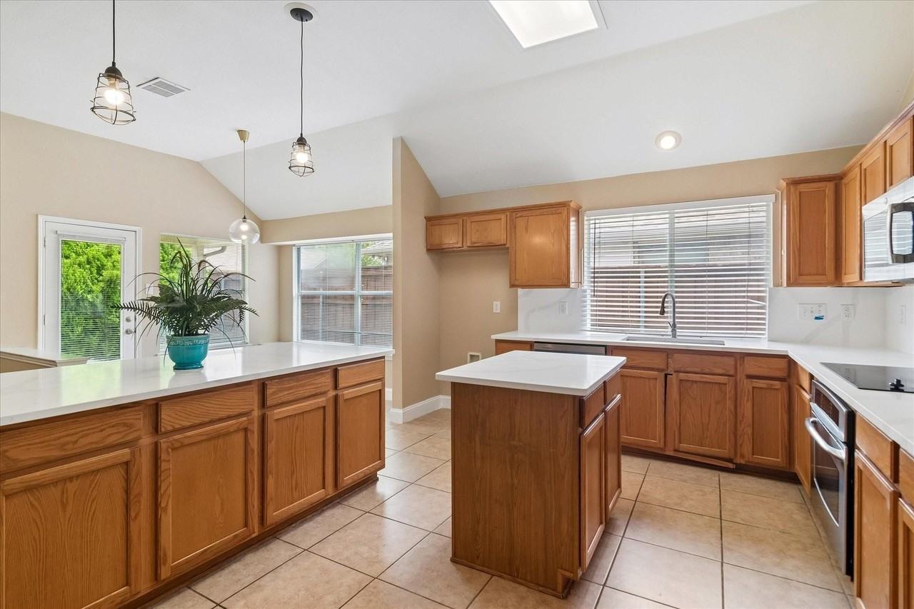 10610 Stone Falls Ln - Photo 7 of 22