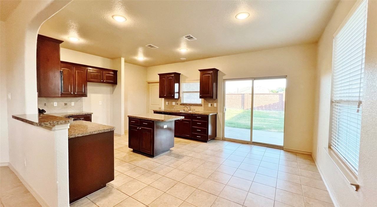3125 Buckthorn Ln - Photo 4 of 13
