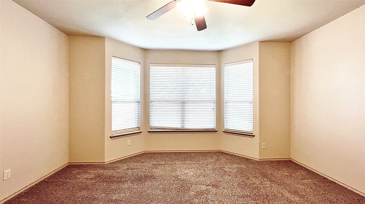 3125 Buckthorn Ln - Photo 5 of 13