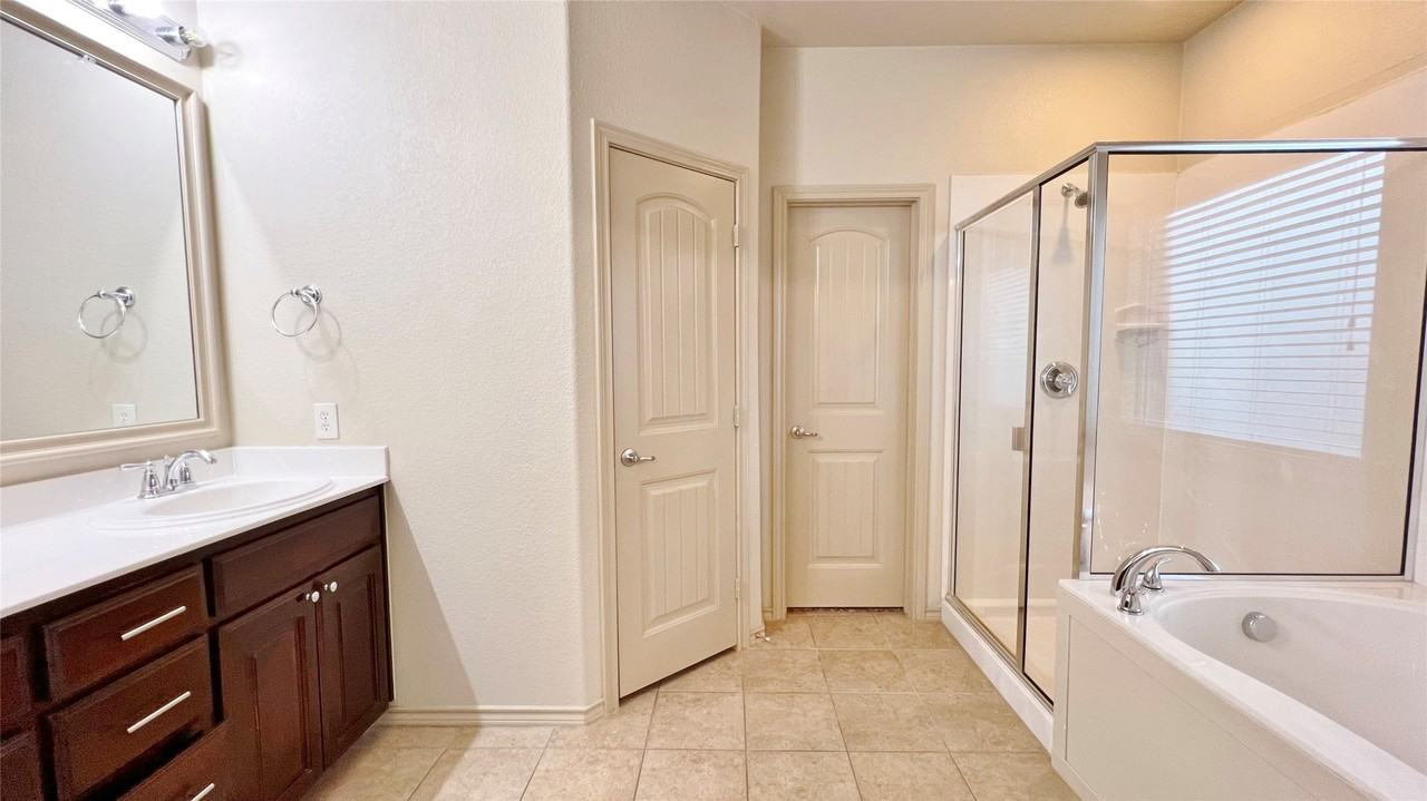 3125 Buckthorn Ln - Photo 6 of 13