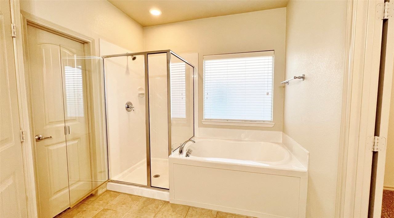 3125 Buckthorn Ln - Photo 7 of 13