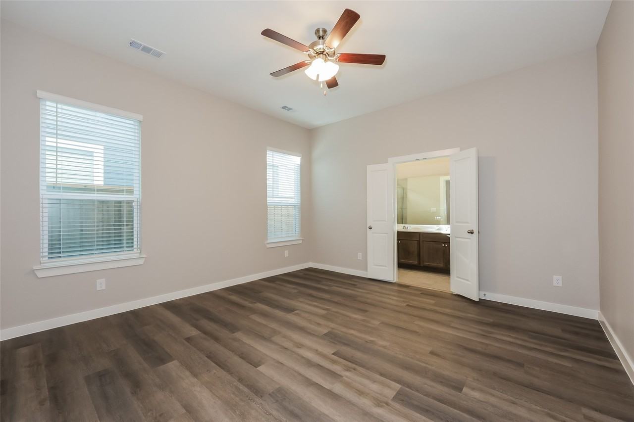 831 Feather Thorn Dr - Photo 5 of 13